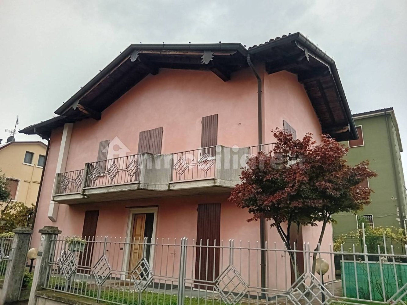 4 bedrooms Villa in Brescia, Italy No. 181965