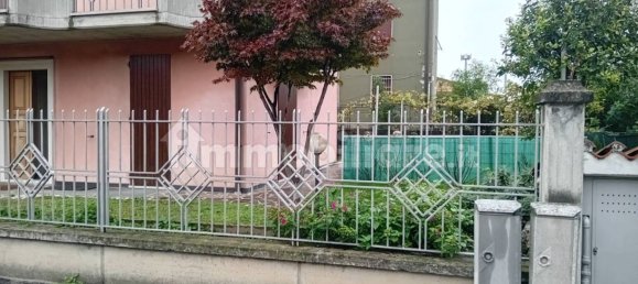 4 bedrooms Villa in Brescia, Italy No. 181965 4