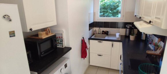 1 bedroom Apartment in Trappes, France No. 328680 2