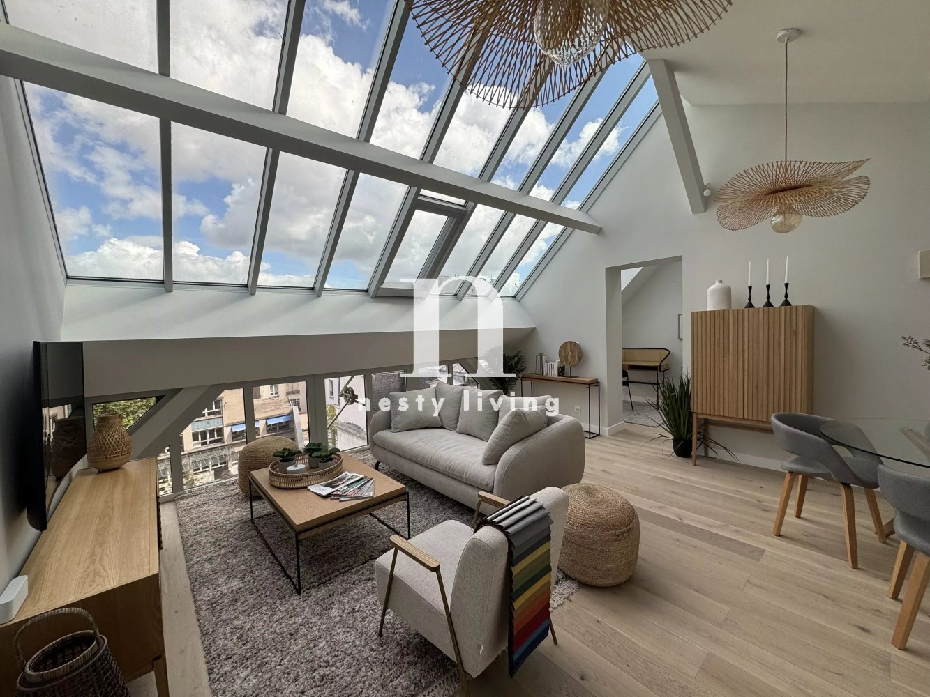 2 bedrooms Duplex in Paris, France No. 122511