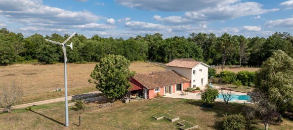 Castillos de 4 dormitorios en Saint-Medard-de-Guizieres, France No. 298654 2
