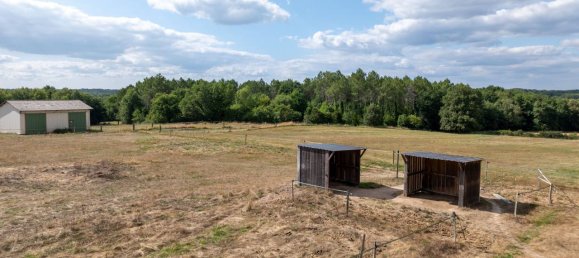  Castillos de 4 dormitorios en Saint-Medard-de-Guizieres, France No. 298654 4