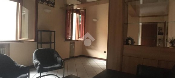 2 bedrooms Apartment in Mantua, Italy No. 381825 3