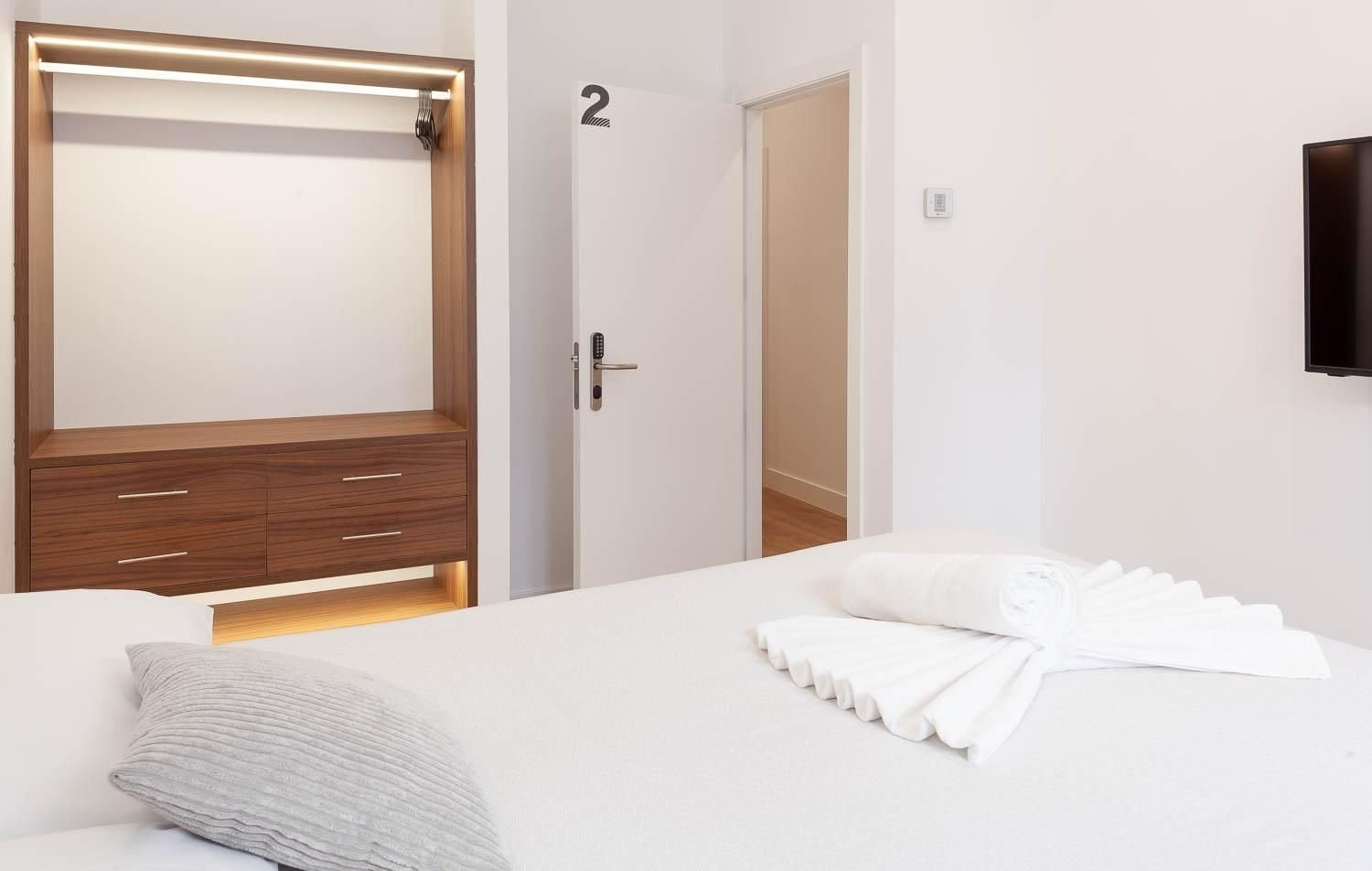 5 bedrooms Apartment in Madrid, Spain No. 27710