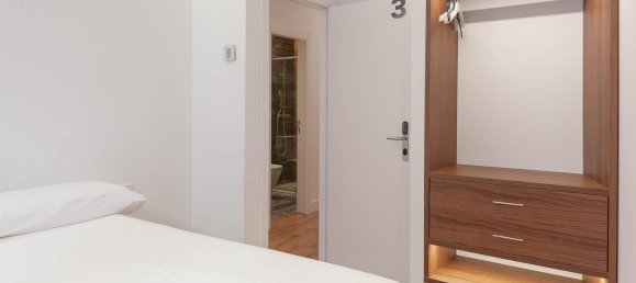 5 bedrooms Apartment in Madrid, Spain No. 27710 13