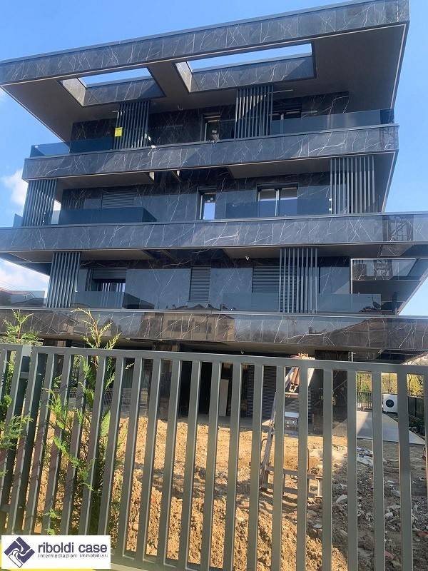 3 غرف نوم شقة في Cesano Maderno, Italy رقم 162119