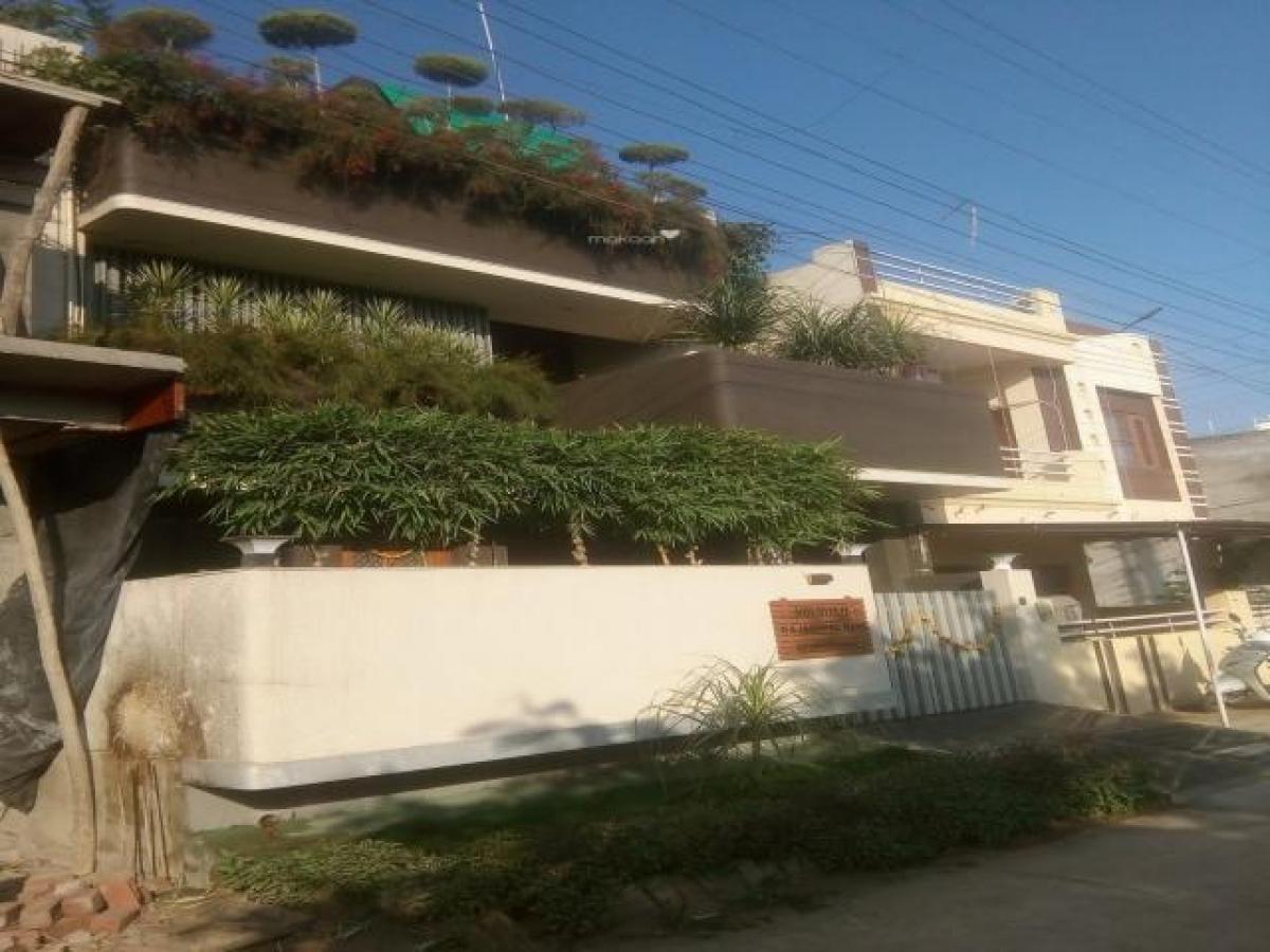 3 bedrooms House in Indore, India No. 13062