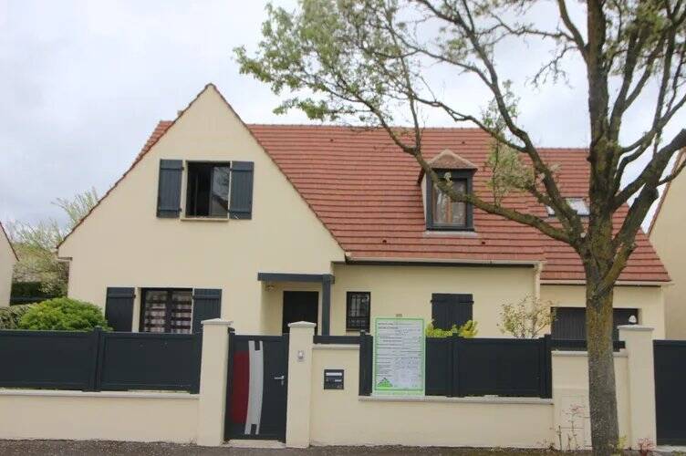 5 غرف نوم منزل في Val-d'Oise, France رقم 333918