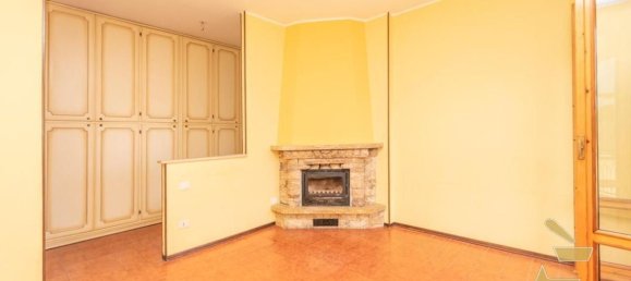 3 rooms Apartment in Alessandria, Italy No. 119639 7