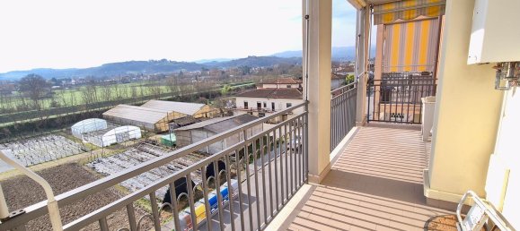 3 rooms Apartment in Montevarchi, Italy No. 52099 3