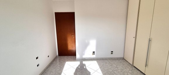 3 rooms Apartment in Montevarchi, Italy No. 52099 13