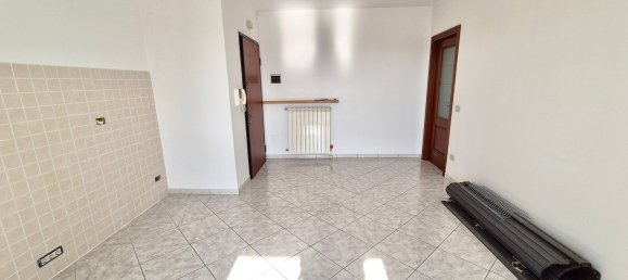 3 rooms Apartment in Montevarchi, Italy No. 52099 10