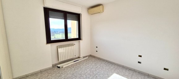 3 rooms Apartment in Montevarchi, Italy No. 52099 14