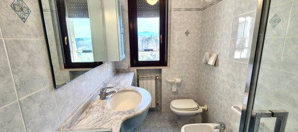 3 rooms Apartment in Montevarchi, Italy No. 52099 20