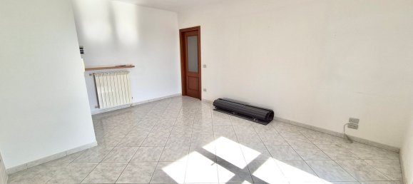 3 rooms Apartment in Montevarchi, Italy No. 52099 11