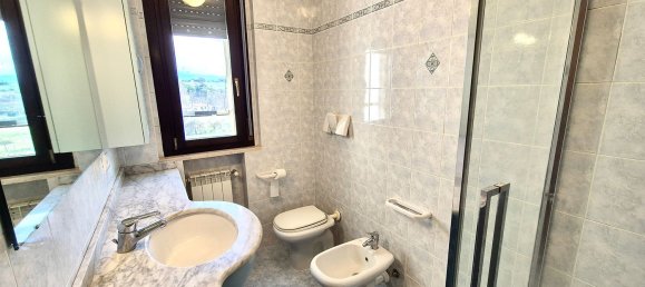 3 rooms Apartment in Montevarchi, Italy No. 52099 21