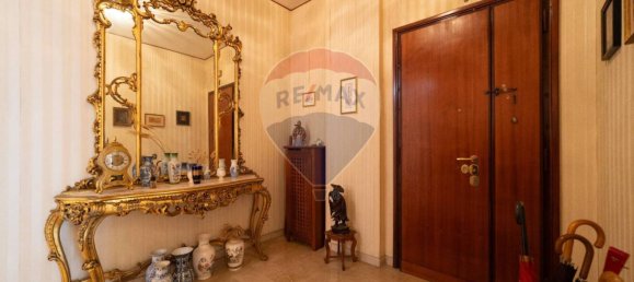 Apartamento de 4 dormitorios en Bari, Italy No. 334450 2