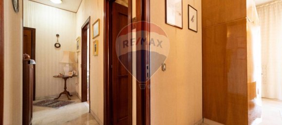 Apartamento de 4 dormitorios en Bari, Italy No. 334450 18