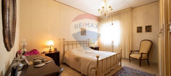 Apartamento de 4 dormitorios en Bari, Italy No. 334450 11