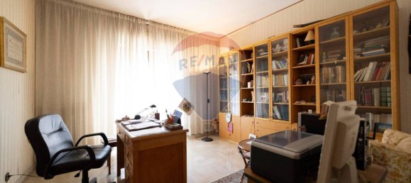 Apartamento de 4 dormitorios en Bari, Italy No. 334450 22