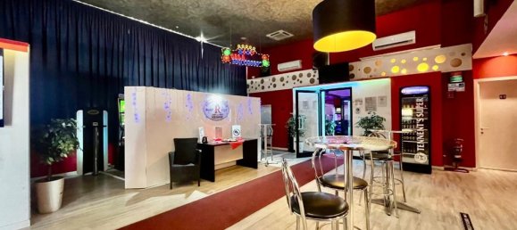 Propiedad comercial de 2 habitaciónes en Calcinaia, Italy No. 85590 10