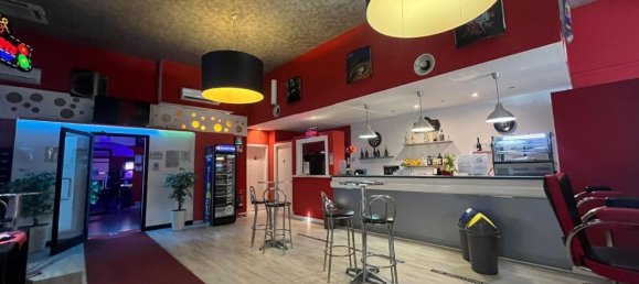 Propiedad comercial de 2 habitaciónes en Calcinaia, Italy No. 85590 12