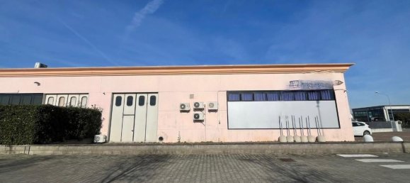 Propiedad comercial de 2 habitaciónes en Calcinaia, Italy No. 85590 9