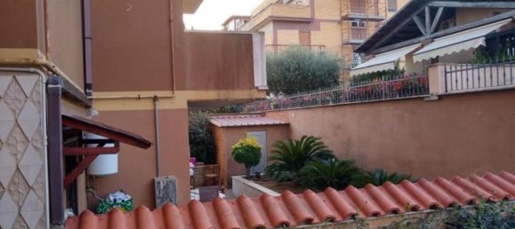 3 rooms Apartment in Rome, Italy No. 199645 2