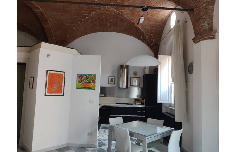 Квартира с 3 комнатами в Пиза, Италия № 253278