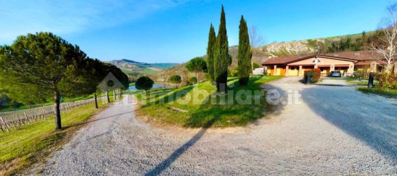 2 bedrooms House in Dozza, Italy No. 93825 6