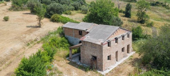 Casa T4 em Montelabbate, Italy N.º 373951 2