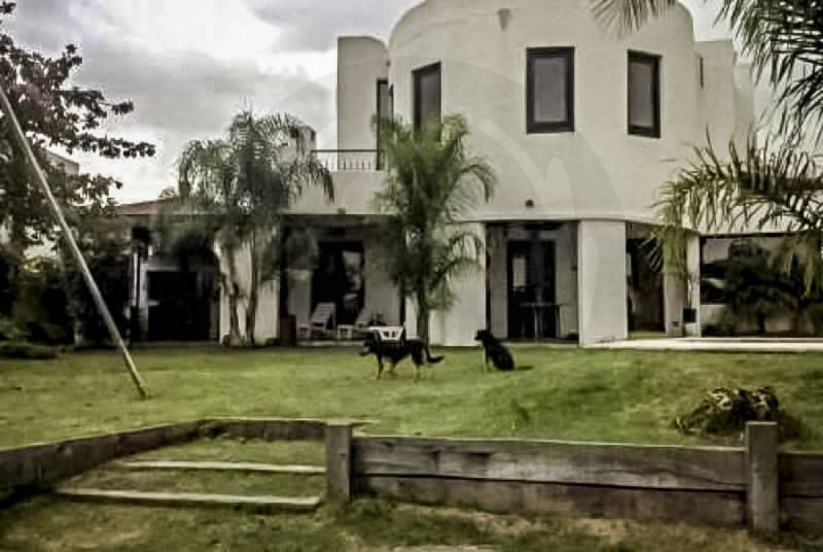 5 bedrooms House in Tigre, Argentina No. 101195