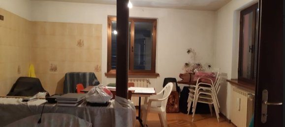 4 rooms Apartment in Peia, Italy No. 185169 2