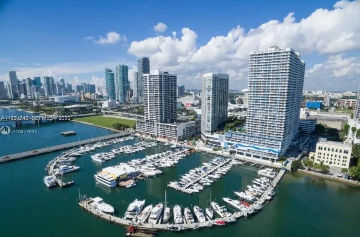 3 dormitorios propiedad comercial en venta en Miami, Miami-Dade, Florida, USA № 614409