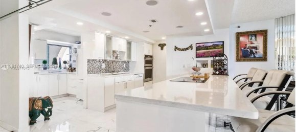 3 dormitorios propiedad comercial en venta en Miami, Miami-Dade, Florida, USA № 614409 13