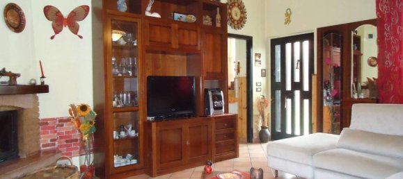 Apartamento de 2 habitaciónes en Gallarate, Italy No. 36879 5