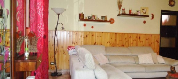 Apartamento de 2 habitaciónes en Gallarate, Italy No. 36879 2