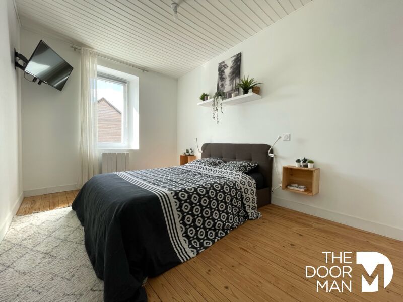 2 bedrooms House in Brains, France No. 111352