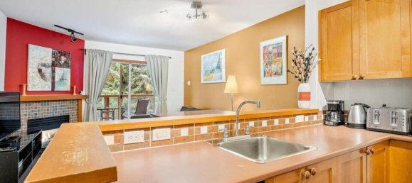 Studio in British Columbia, Canada No. 1180 9