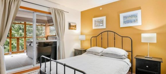 Studio in British Columbia, Canada No. 1180 12