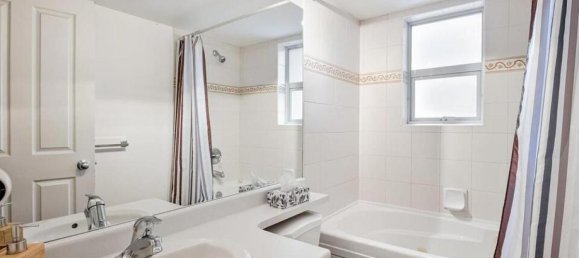 Studio in British Columbia, Canada No. 1180 10