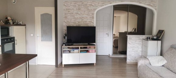 3 bedrooms Apartment in Elancourt, France No. 326539 3