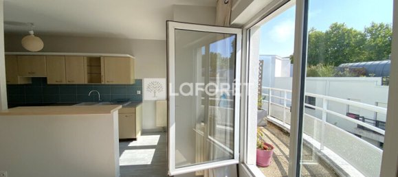 1 bedroom Apartment in Suresnes, France No. 332246 3