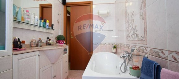 3 bedrooms Apartment in Livorno, Italy No. 289550 9