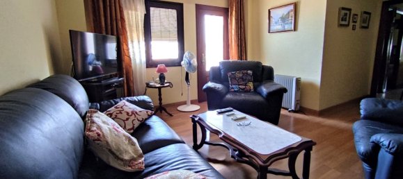 4 bedrooms Apartment in Malaga, Spain No. 160126 3