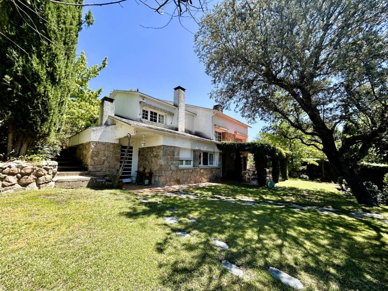 5 bedrooms House in Valdemorillo, Spain No. 143629