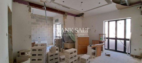 2 bedrooms Apartment in Zebbug, Malta No. 231 4