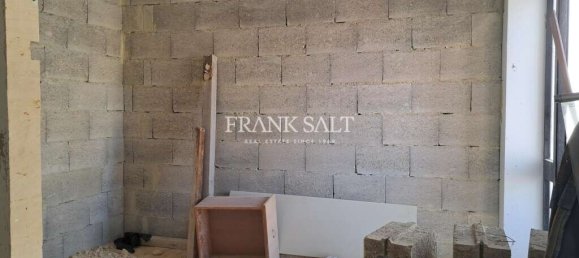 2 bedrooms Apartment in Zebbug, Malta No. 231 2