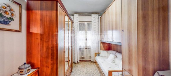 3 bedrooms Villa in Modena, Italy No. 212595 9