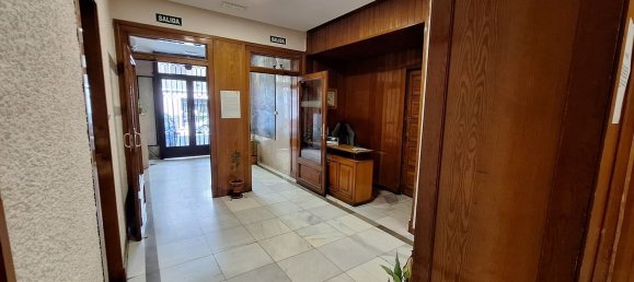 4 bedrooms Apartment in Madrid, Spain No. 166348 3